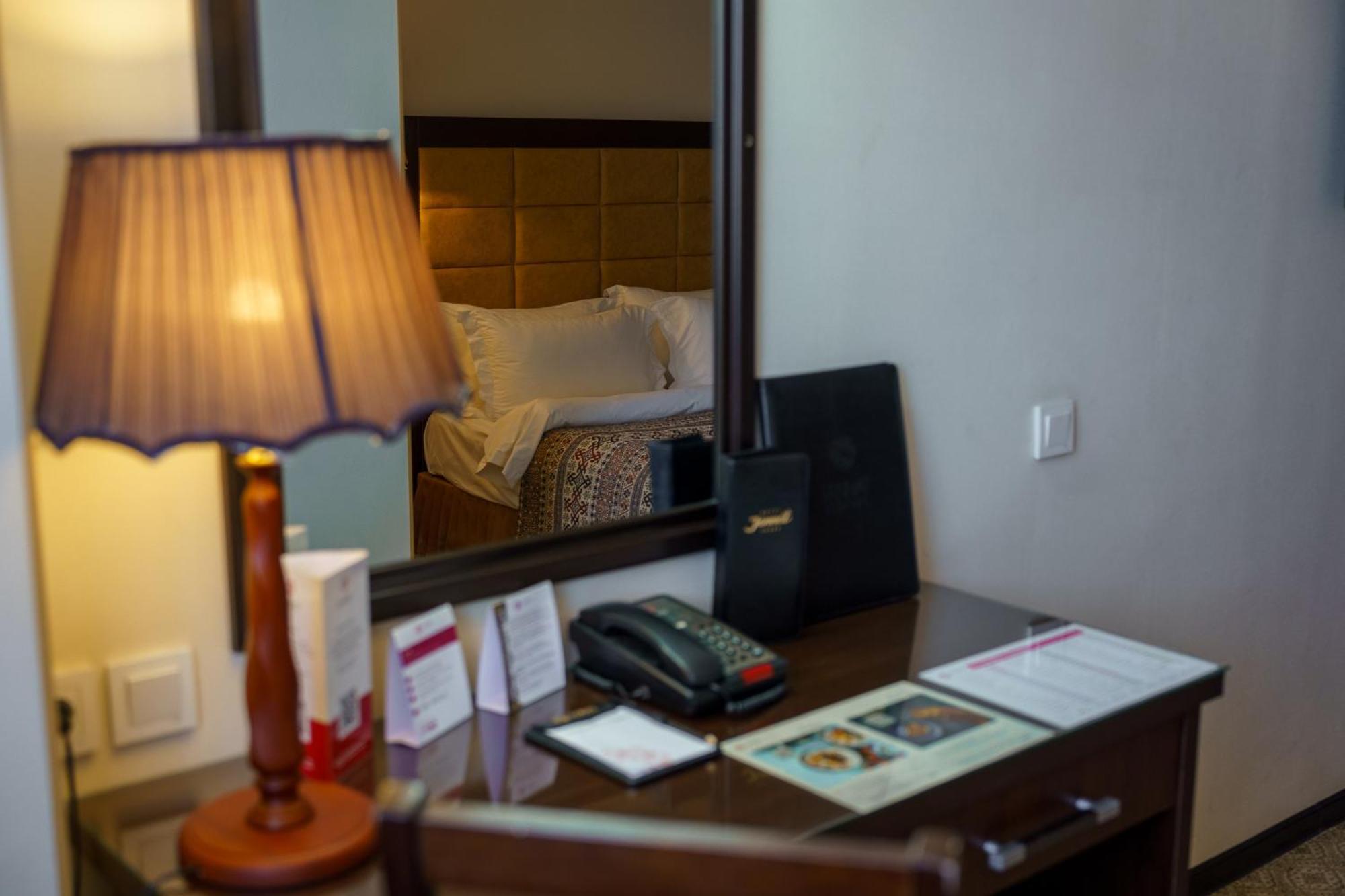 ยันนัต รีเจนซี Hotel บิชเคก ภายนอก รูปภาพ