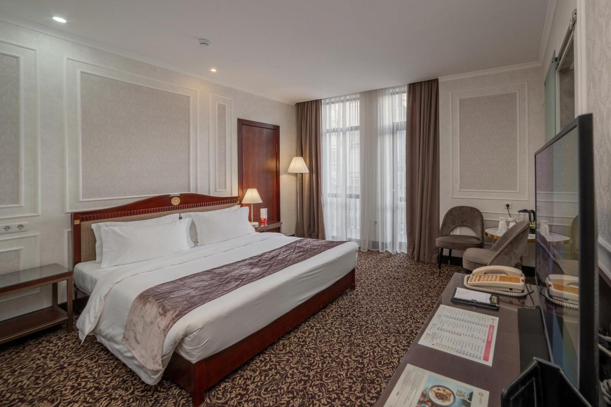 ยันนัต รีเจนซี Hotel บิชเคก ภายนอก รูปภาพ