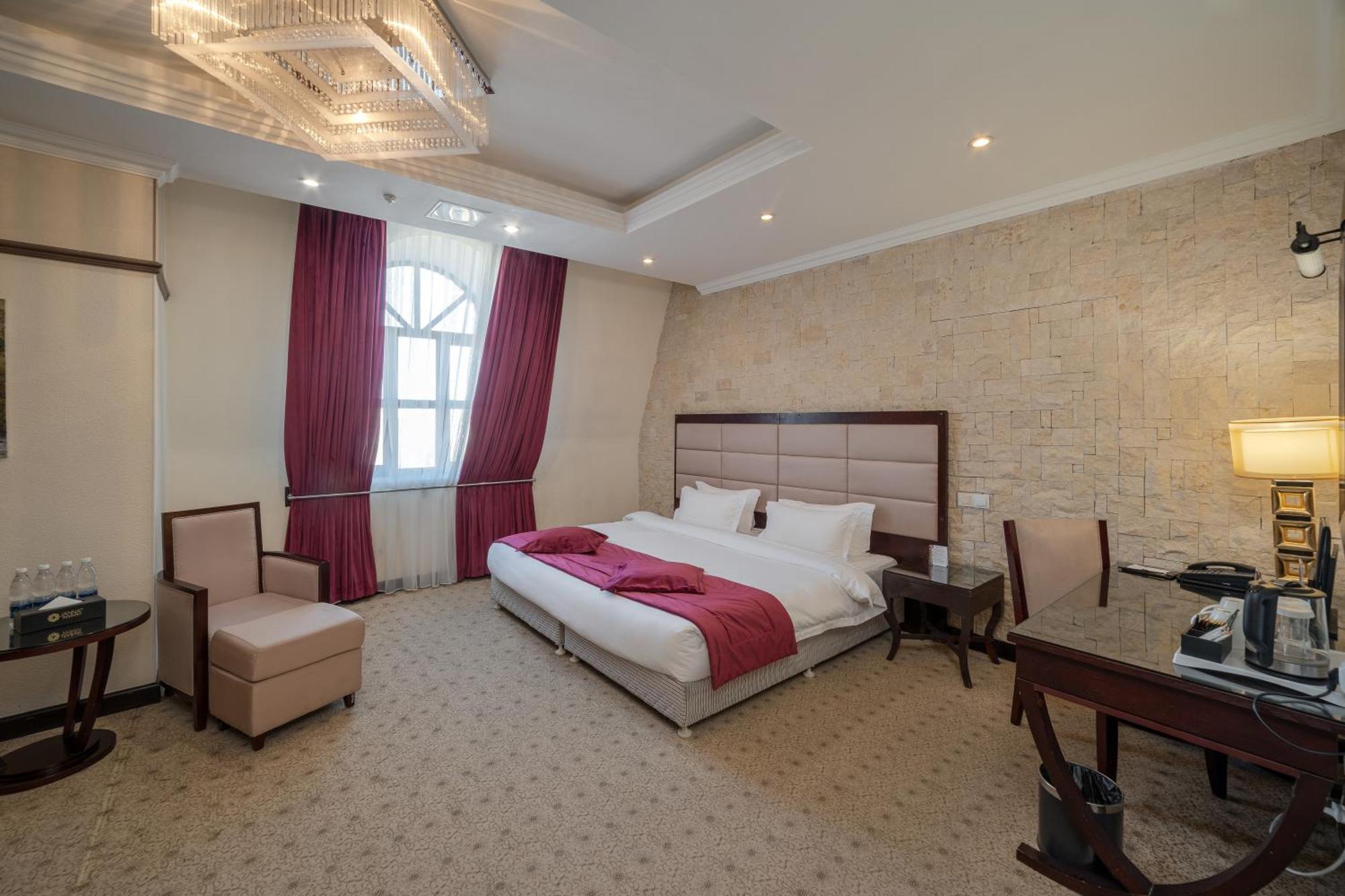 ยันนัต รีเจนซี Hotel บิชเคก ภายนอก รูปภาพ