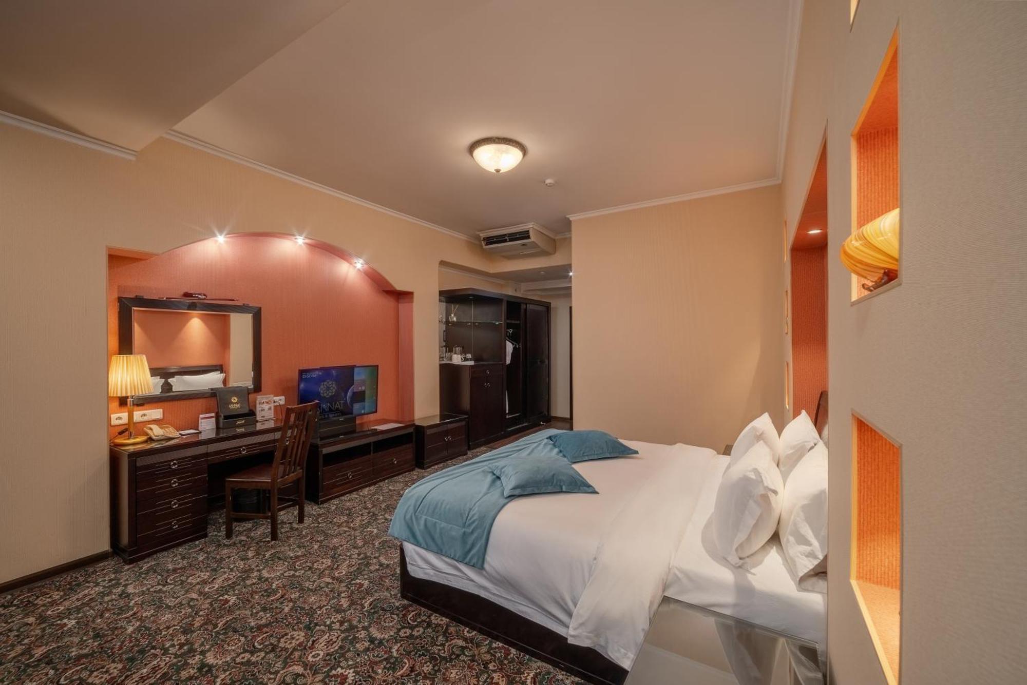 ยันนัต รีเจนซี Hotel บิชเคก ภายนอก รูปภาพ