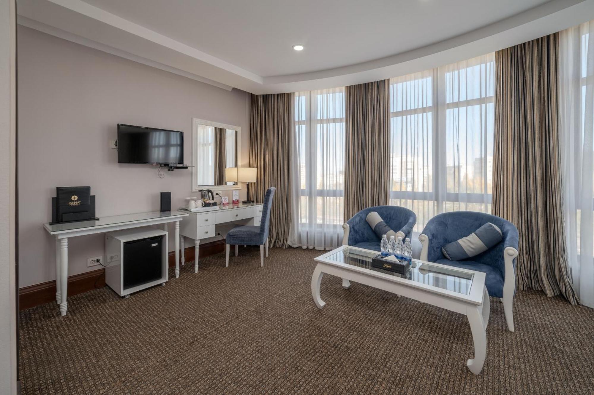 ยันนัต รีเจนซี Hotel บิชเคก ภายนอก รูปภาพ
